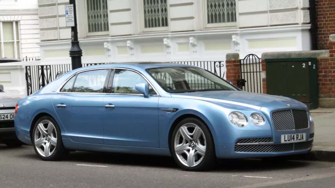 Bentley_Flying_Spur_