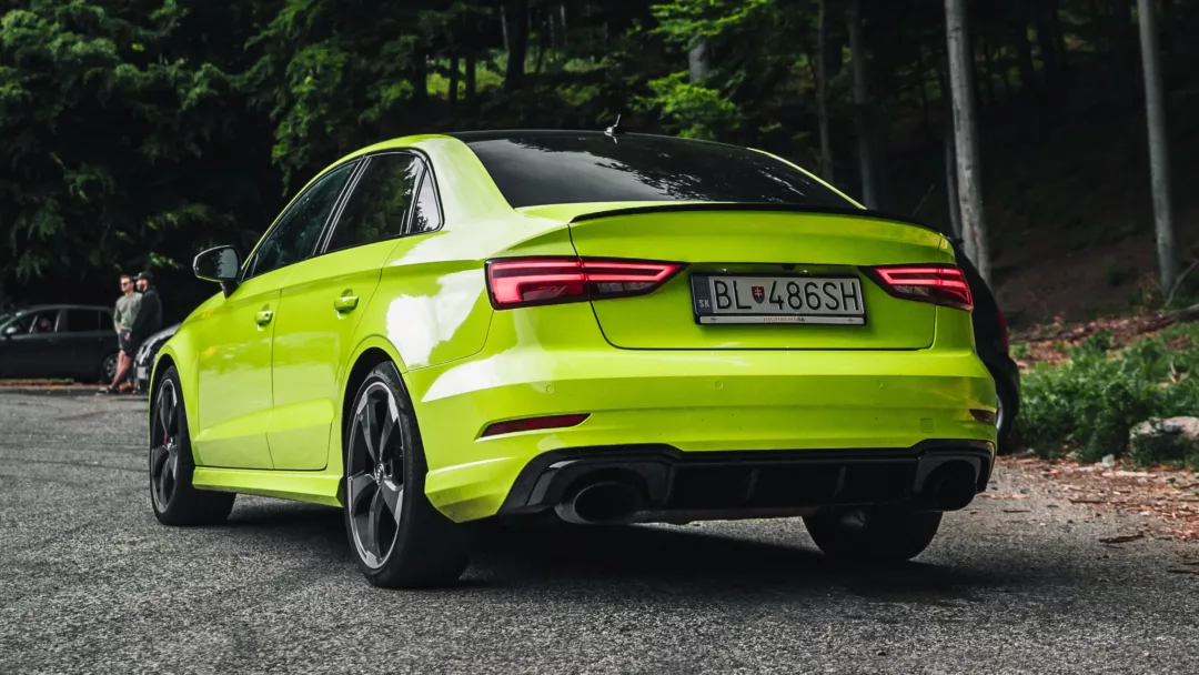 Green Audi RS3