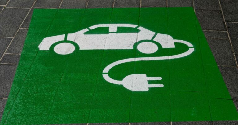 Government pulls plug on its remaining UK electric car subsidies