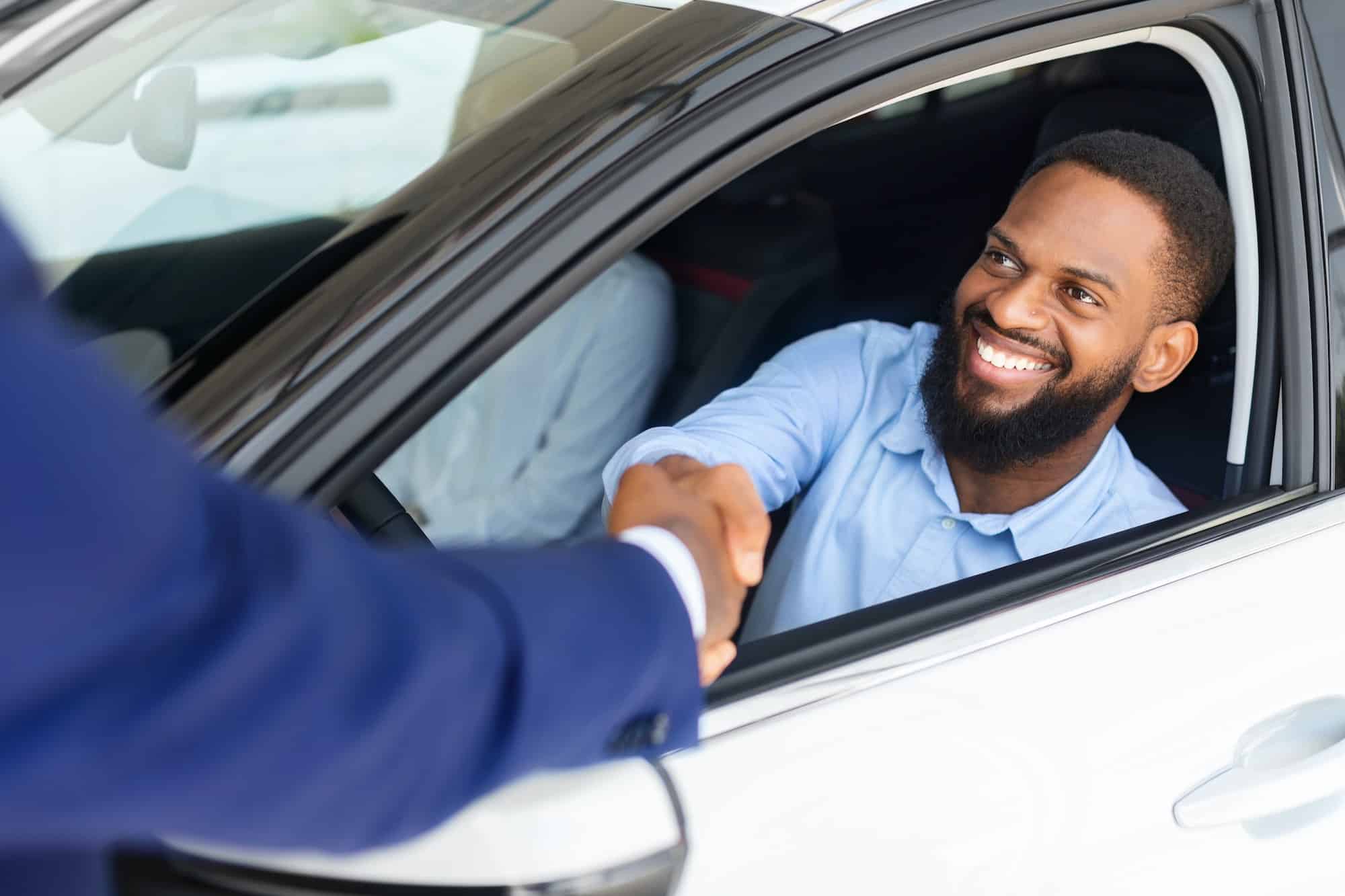 Growing online car sales push out the salesman