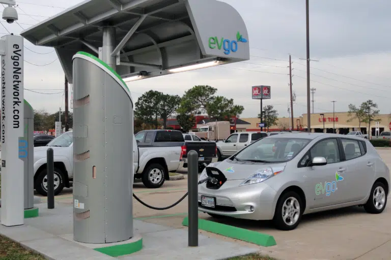 how much does it cost to charge an electric car