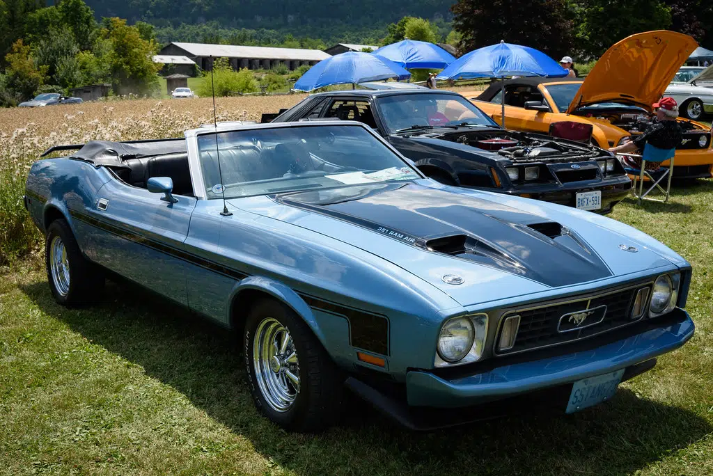 Best Convertibles - Ford Mustang 