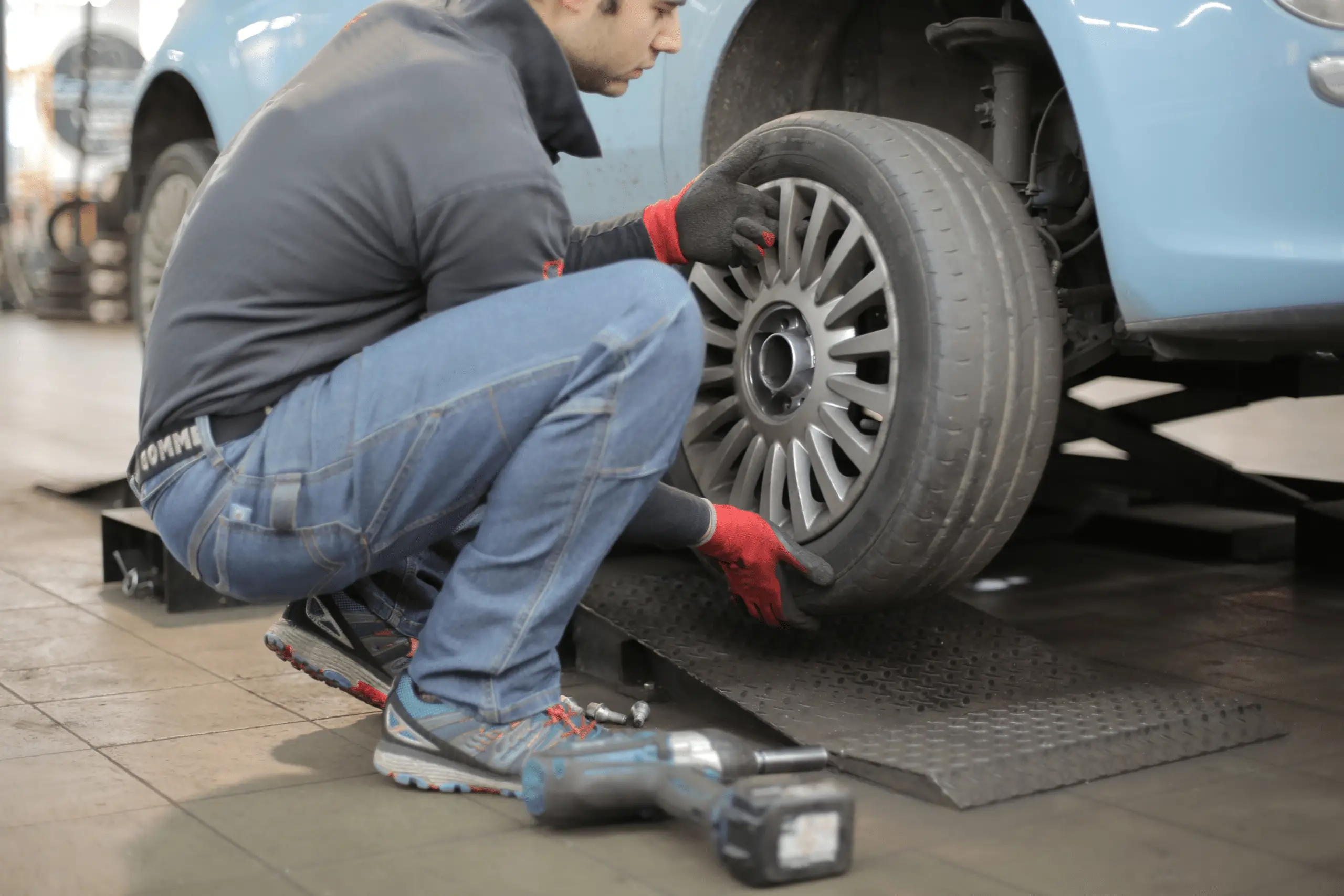 car repair service at trusted garages or on the drive repair and servicing